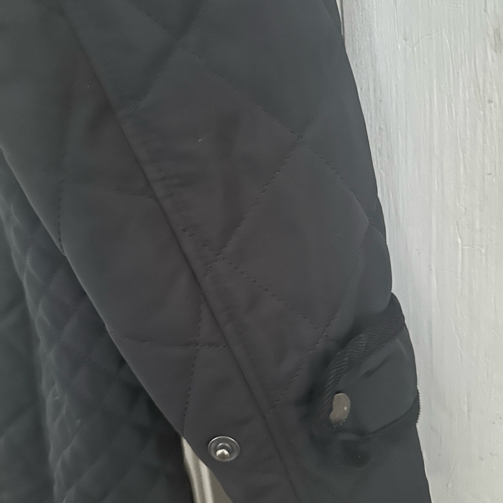 Lands' End Black Women’s Quilted Knee Length Barn Coat with Velvet Trim. - Picture 4 of 7